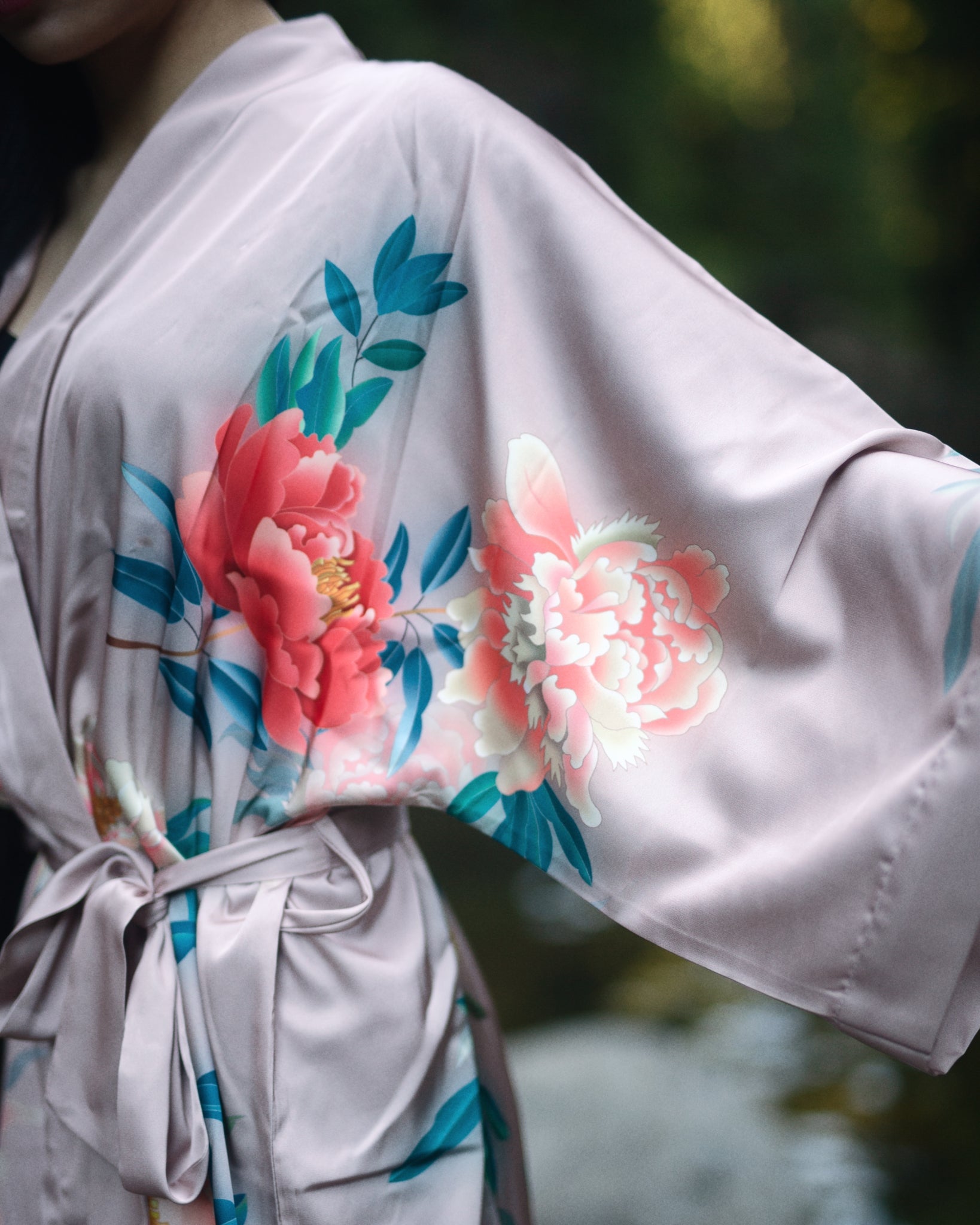 women's short pink kimono robe, sleeve detail