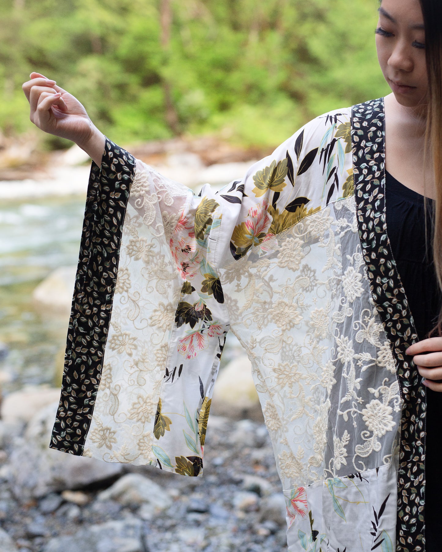 Women's Beach cover up with kimono sleeves, white floral and lace, the kimono store Canada, sleeve detail